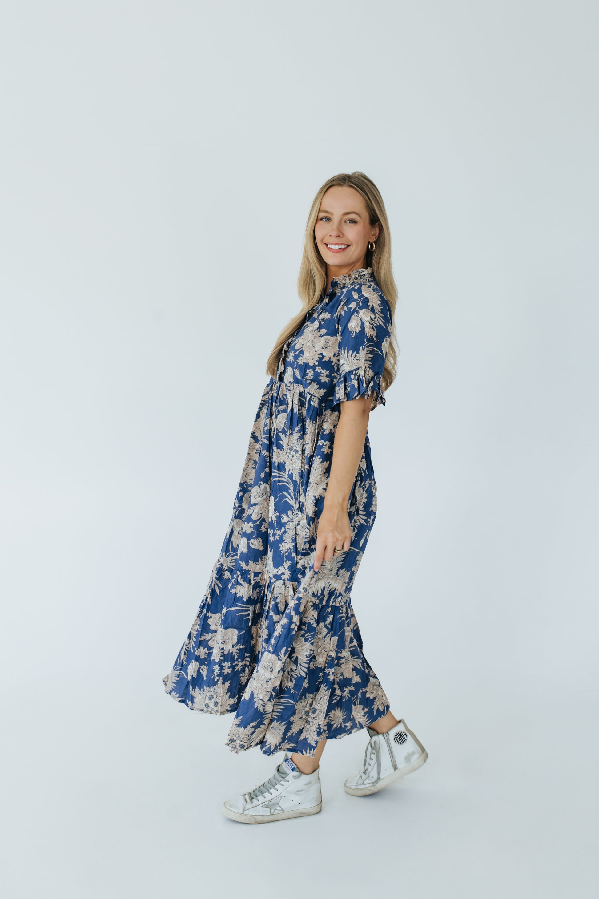 tilly dress Tiered Maxi - Blue - XS Whether you pair it with statement jewellery for a glamorous look or keep it understated for a more laid ELLIATT Tilly Maxi Dress in